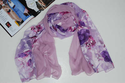 杭州藍美卡日用品 色彩艷麗的爆款絲巾，自產自銷，價格全網最優
